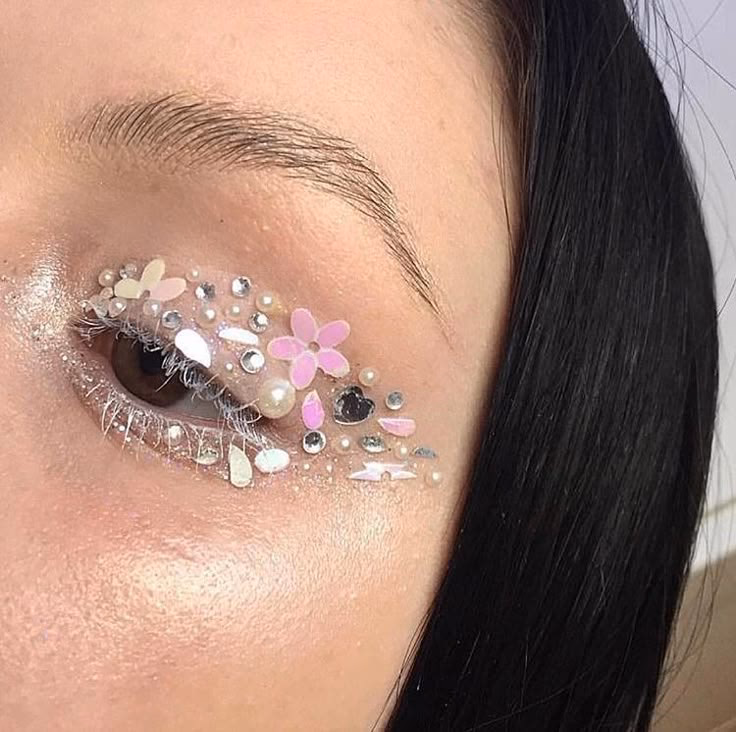 What is fairycore makeup?