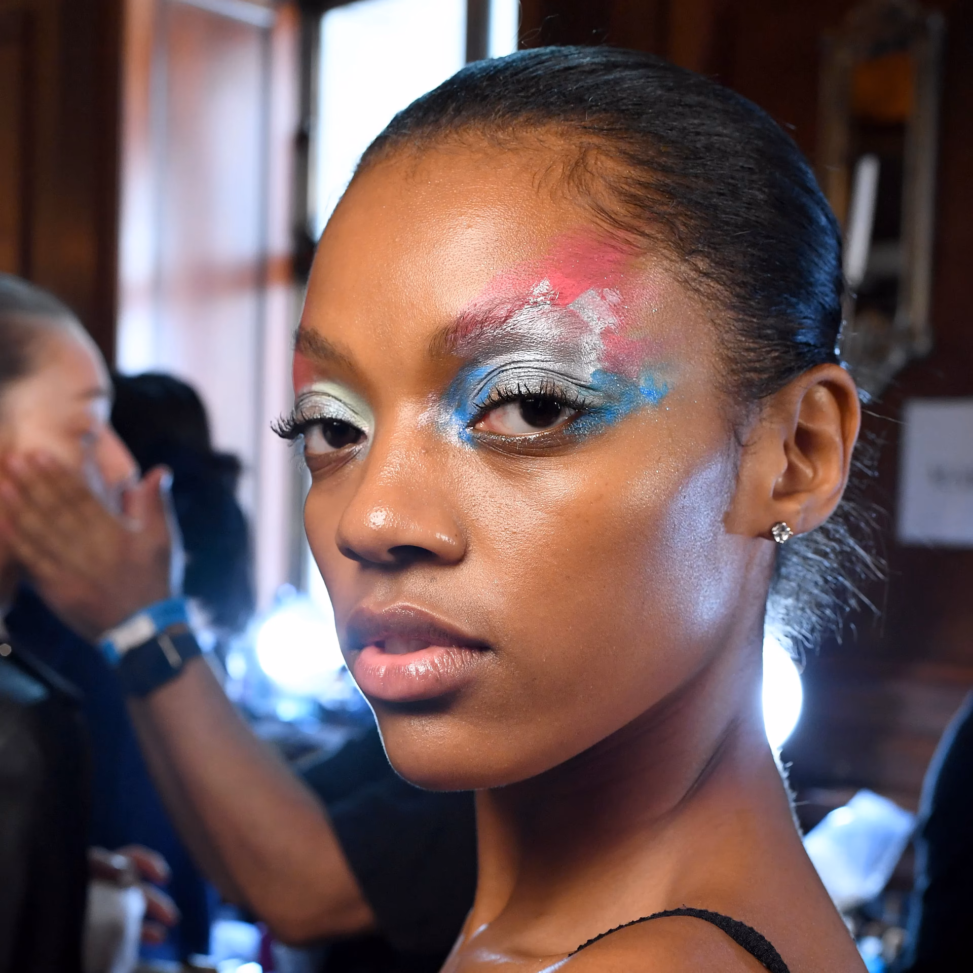 What happened to fashion Fair cosmetics?