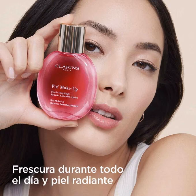 How to use Clarins fix make up?