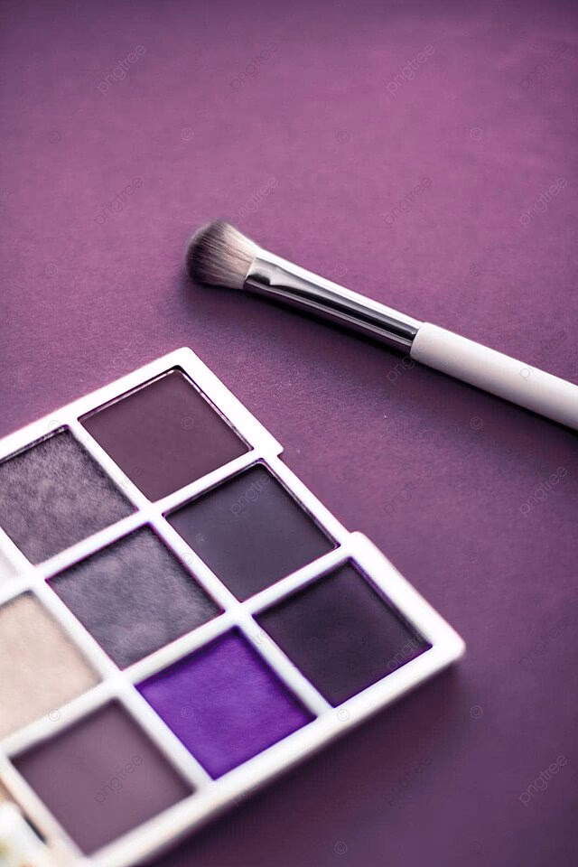 ¿A quién le queda bien la sombra de ojos morada?