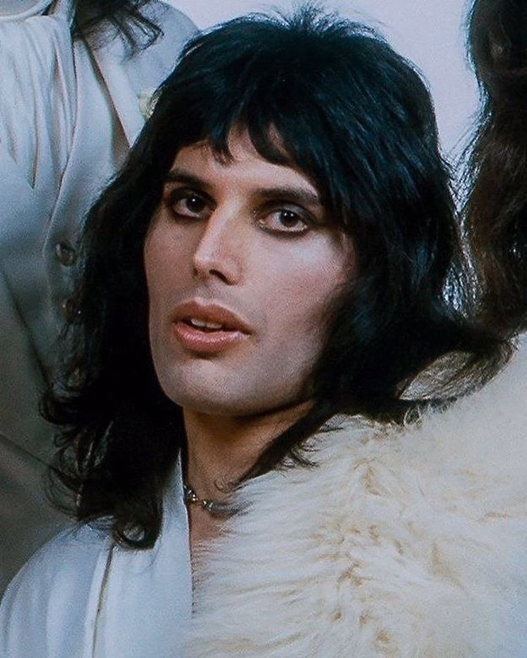 Why did Freddie Mercury wear eyeliner?