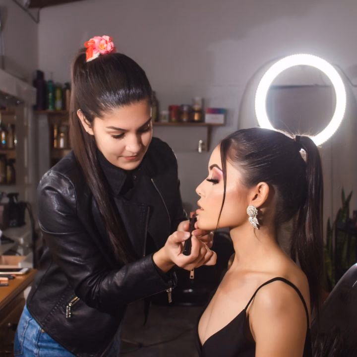 Can you be a freelance makeup artist?