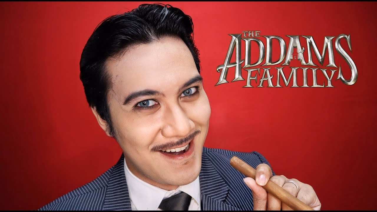 What kind of shoes did Gomez Addams wear?