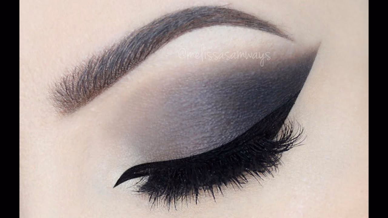 Who should wear grey eyeliner?