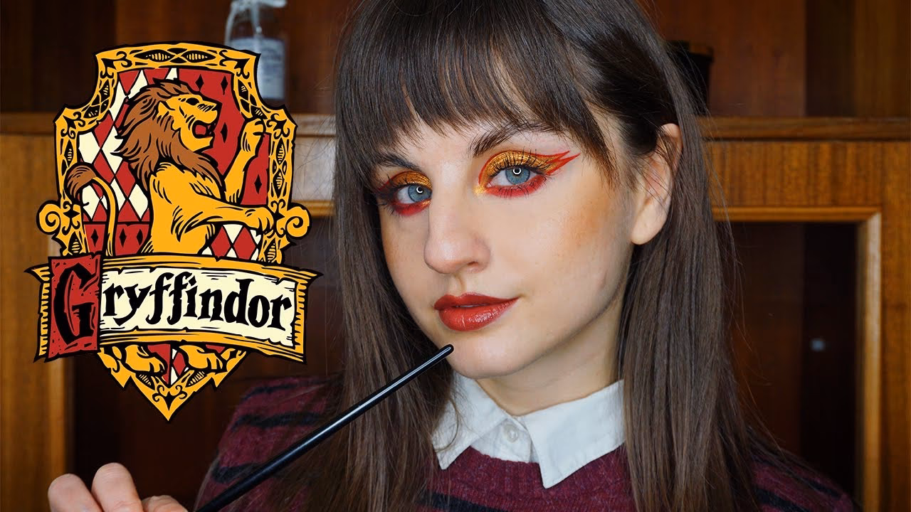 Is Gryffindor maroon or red?