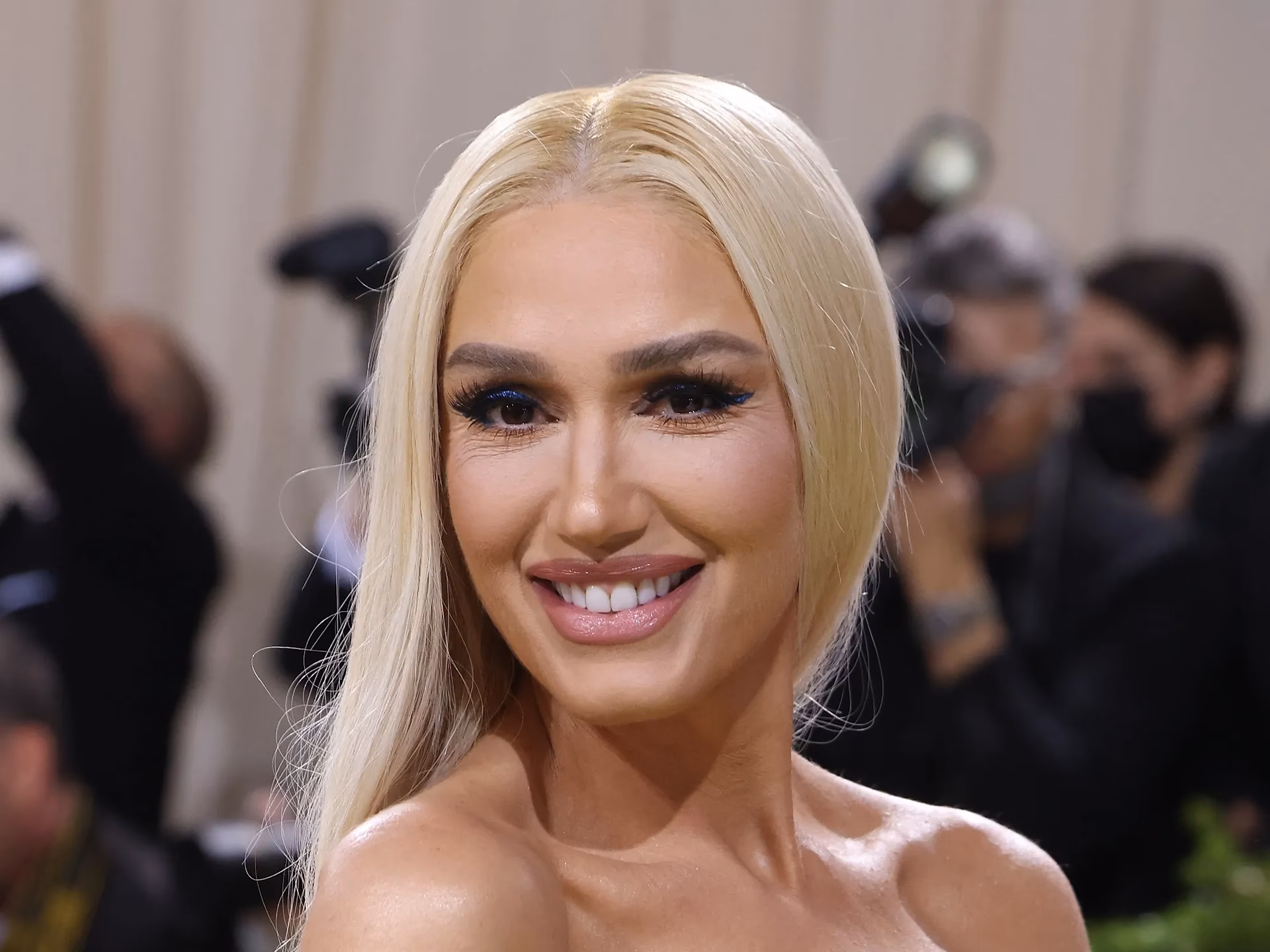 What brand of makeup does Gwen Stefani use?