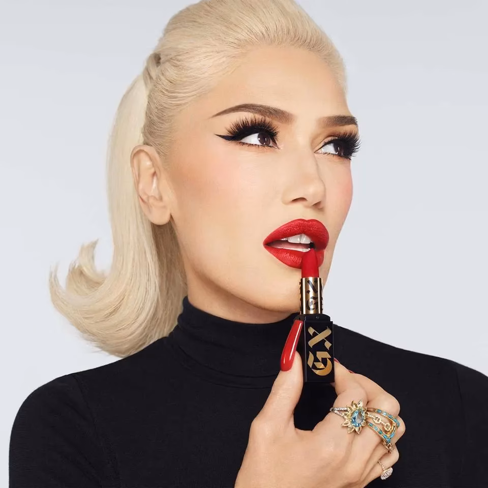Has Gwen Stefani done something to her face?