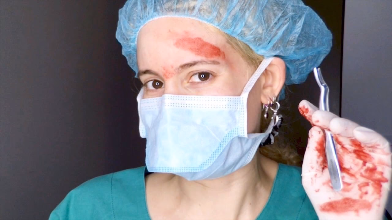 What is the easy Halloween costume for hospital healthcare?