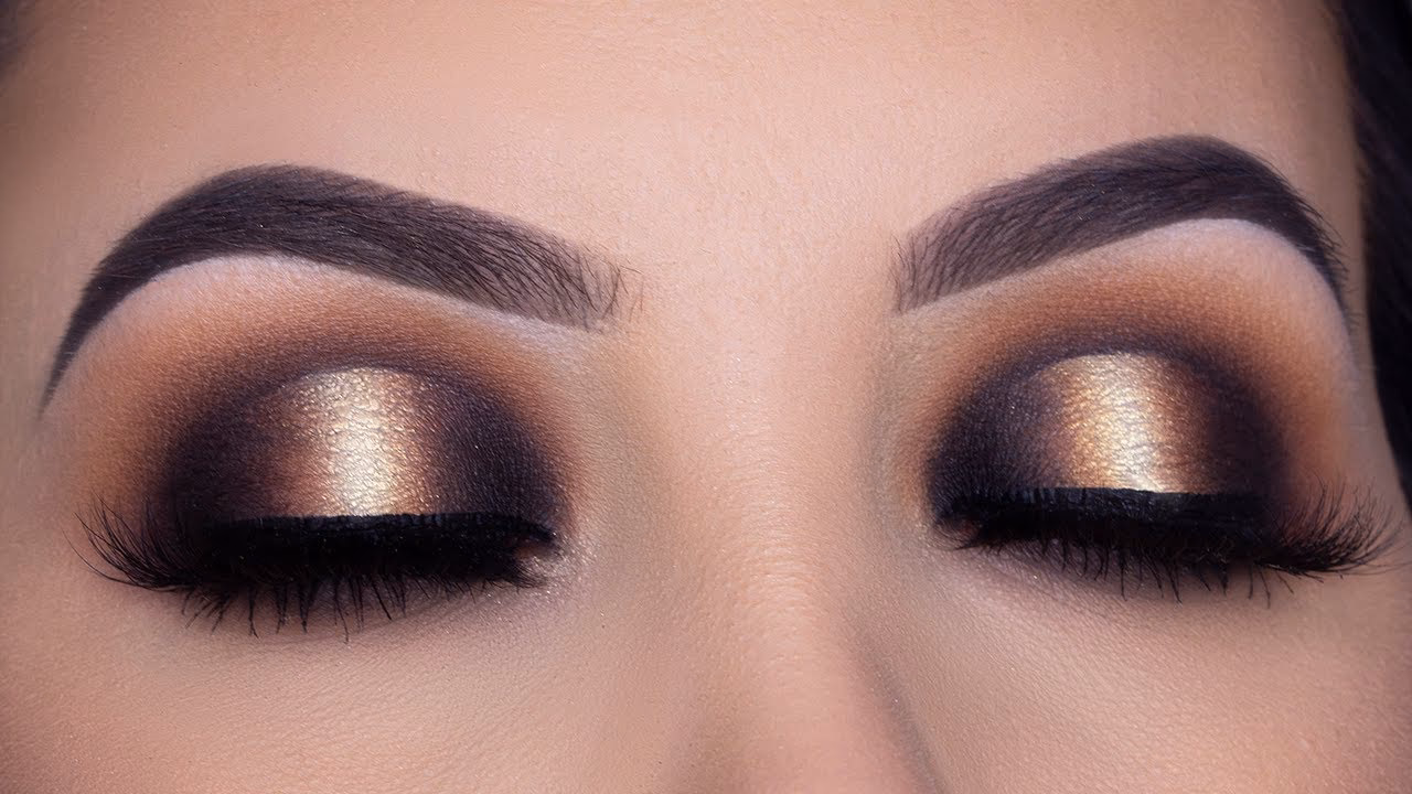 What is the difference between spotlight and halo eye makeup?