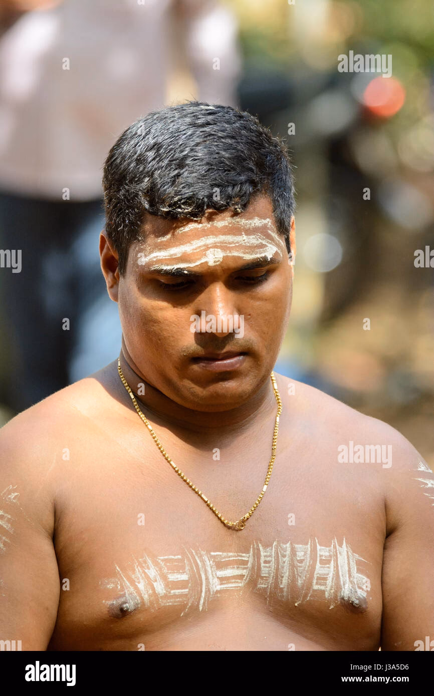 Did men wear makeup in ancient India?