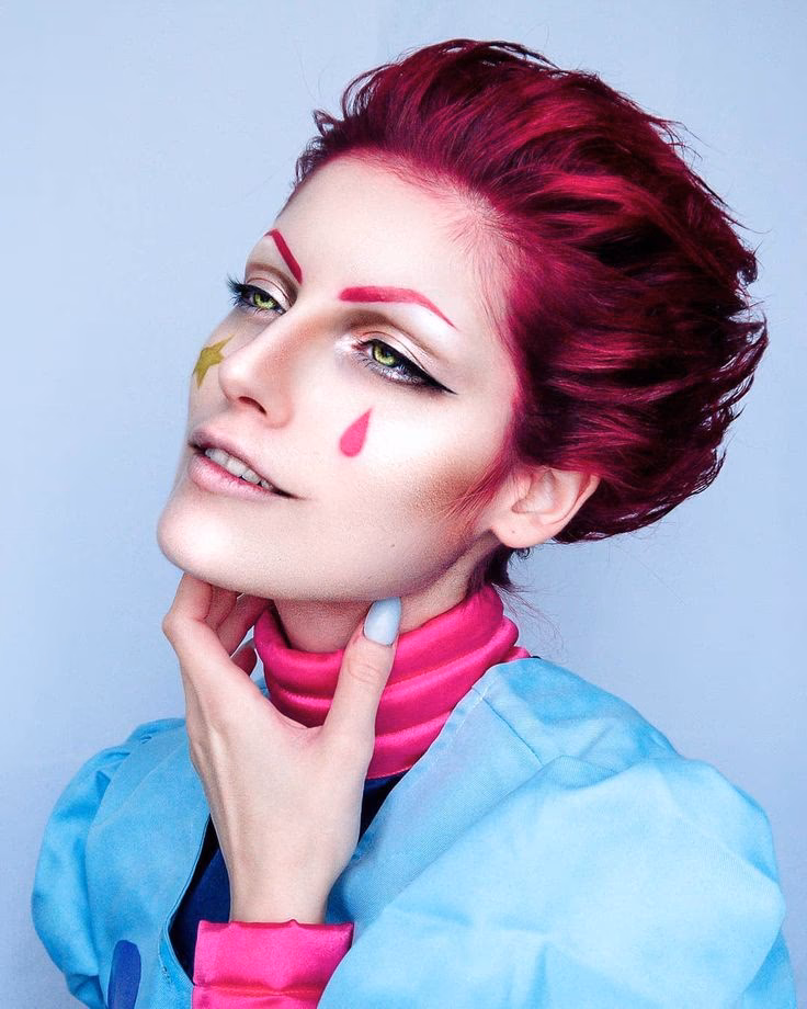 Does Hisoka use makeup?