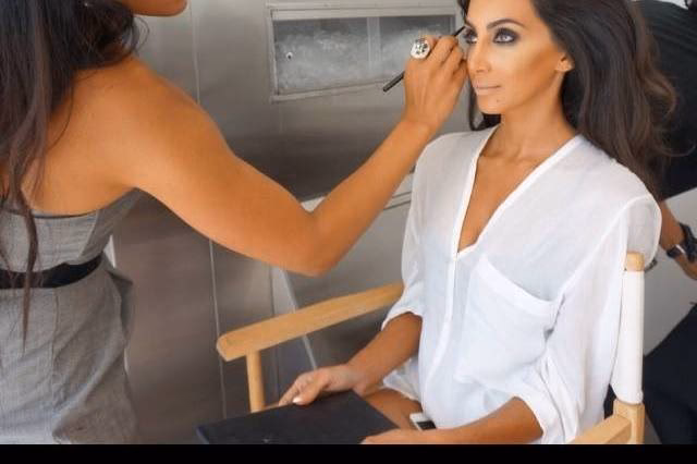 What degree is best for makeup artists?