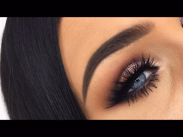 What eye makeup is best for hot weather?