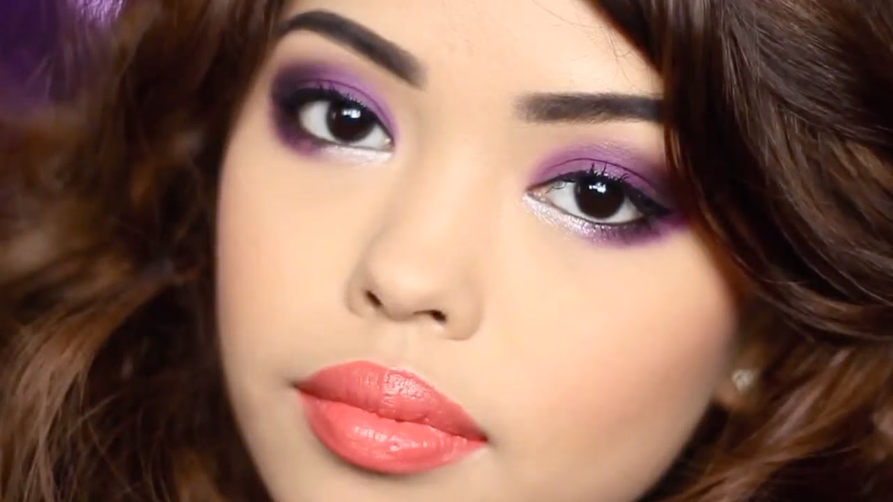 Who is the background vocals in the song Love You Like a Love Song?