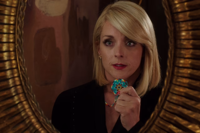 How old is Jacqueline in Kimmy Schmidt?