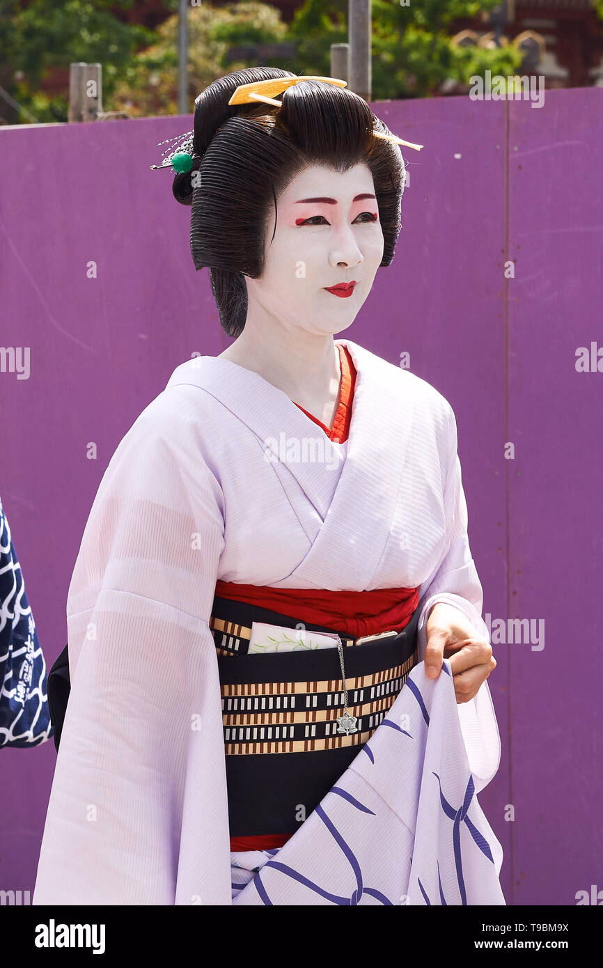 What is the Japanese makeup style called?