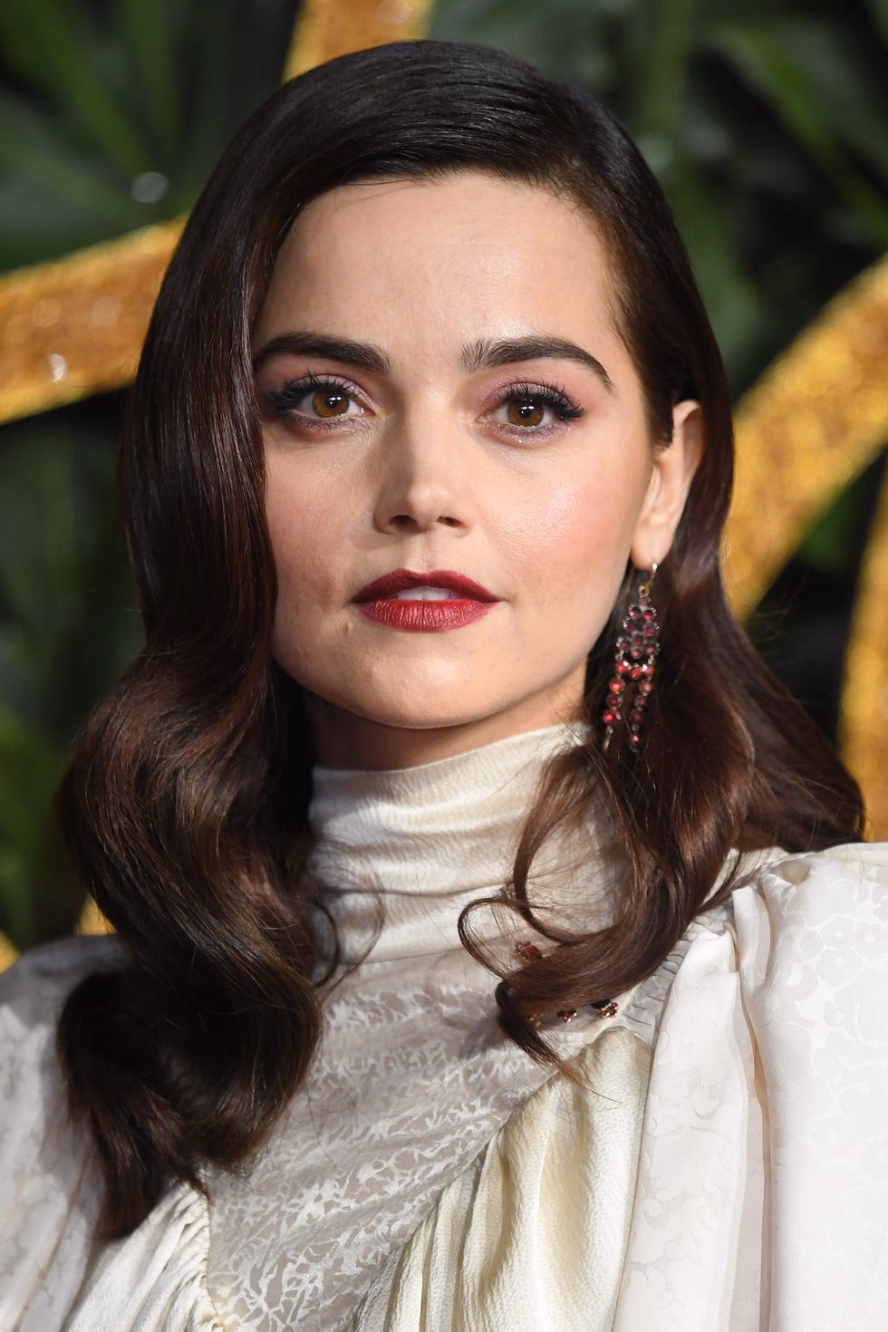Does Jenna Coleman wear contact lenses?