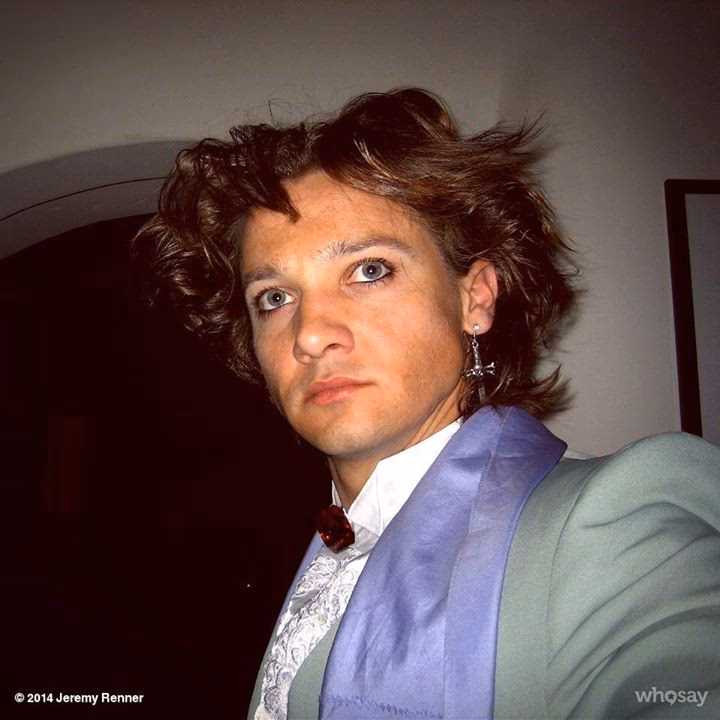 Is Jeremy Renner also a singer?