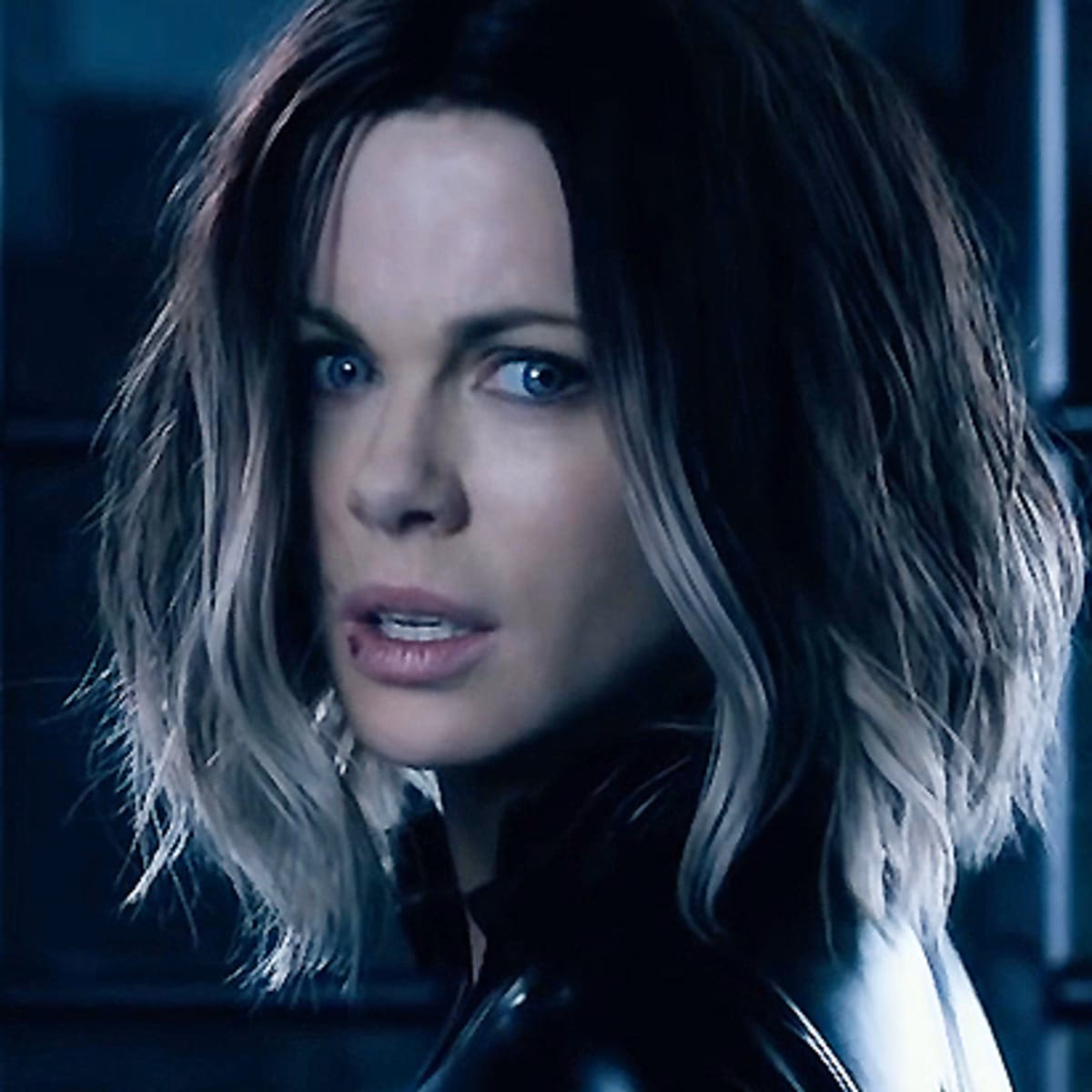 What makeup does Kate Beckinsale wear?