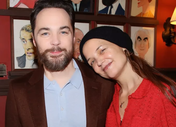 How much does Katie Holmes weigh?