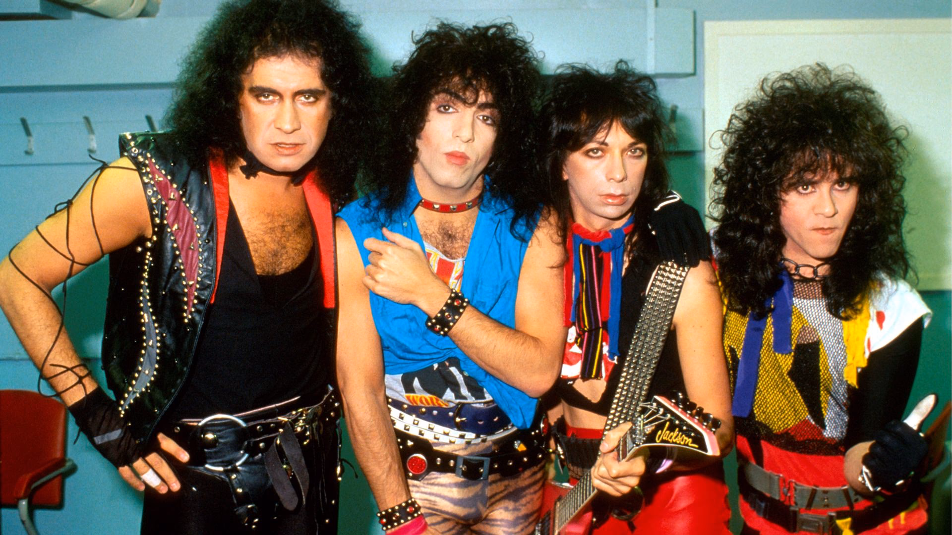 Which Kiss member was kicked out?