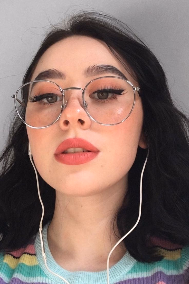 ¿Qué forma de gafas hacen que tu cara parezca más delgada?