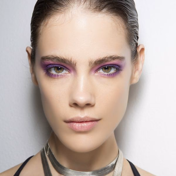 ¿Qué tipo de maquillaje estaba de moda en 2010?