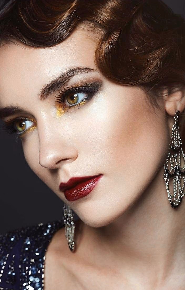 What color eyeshadow was used in the 1920s?