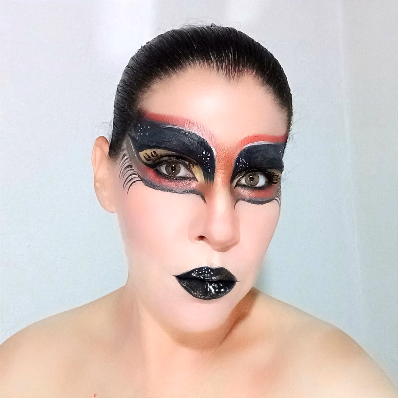 ¿Qué maquillaje usar para contornear tu rostro?