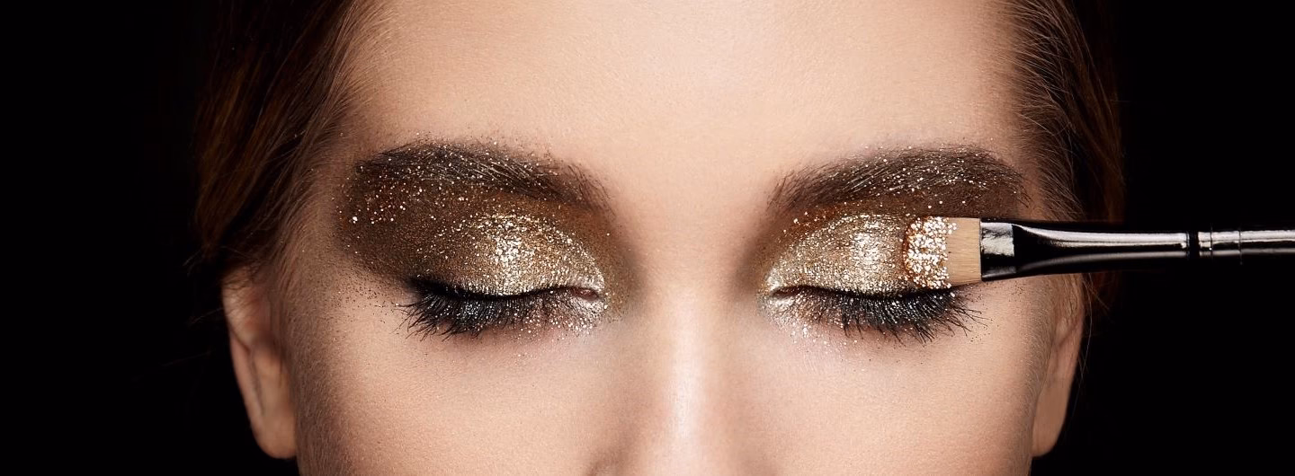 Do you need a license to be a freelance makeup artist in Texas?