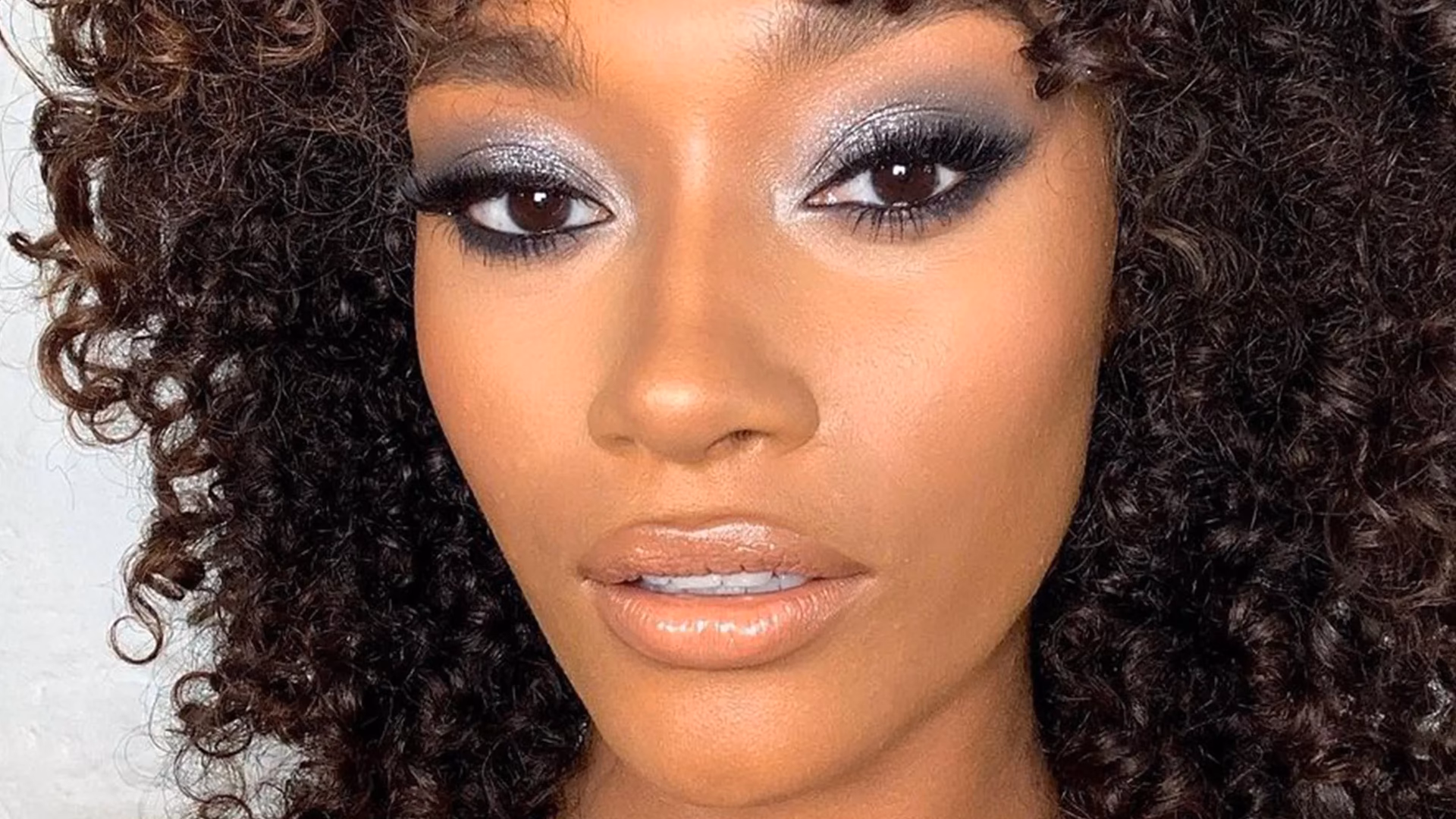 How much do makeup artists charge per day UK?