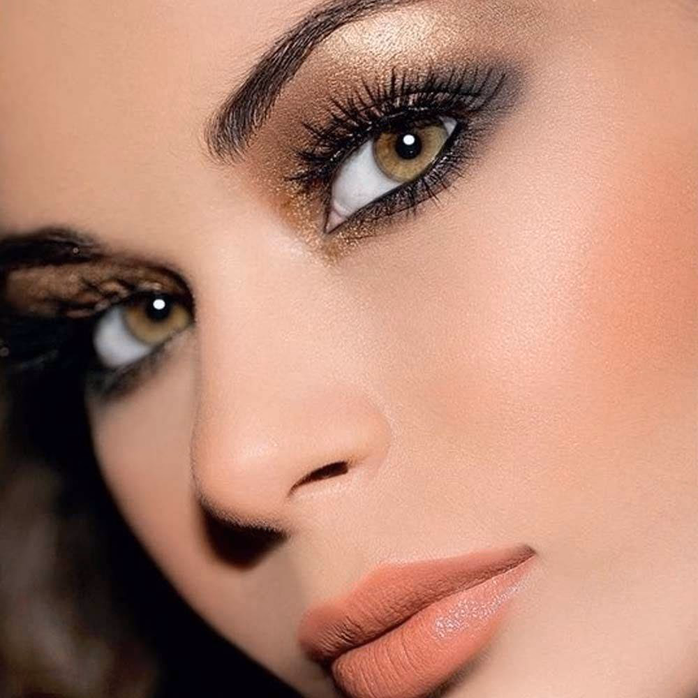 How to freshen up makeup for evening?