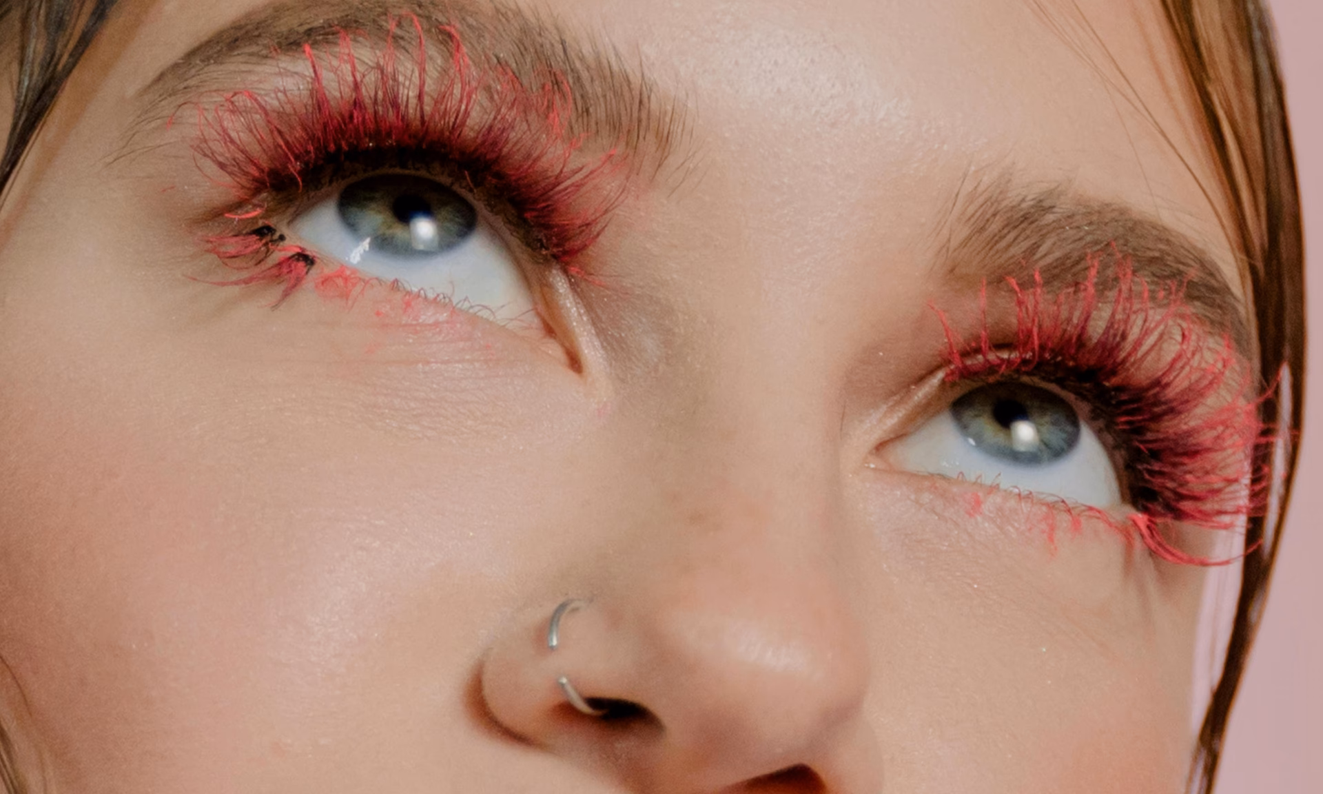 ¿Qué maquillaje puedo usar con extensiones de pestañas?