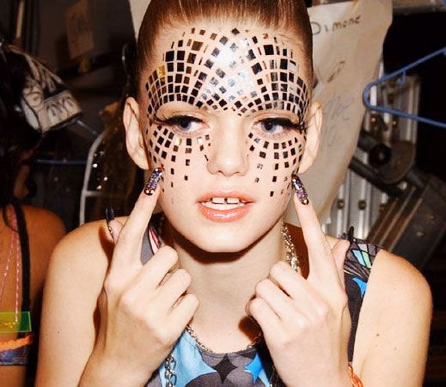 ¿Cómo se llama la bola de maquillaje?