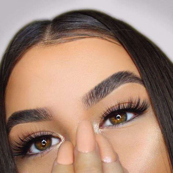 ¿se puede usar maquillaje con pestañas postizas?