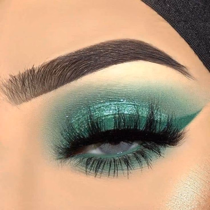 ¿Qué es el maquillaje teñido de verde?