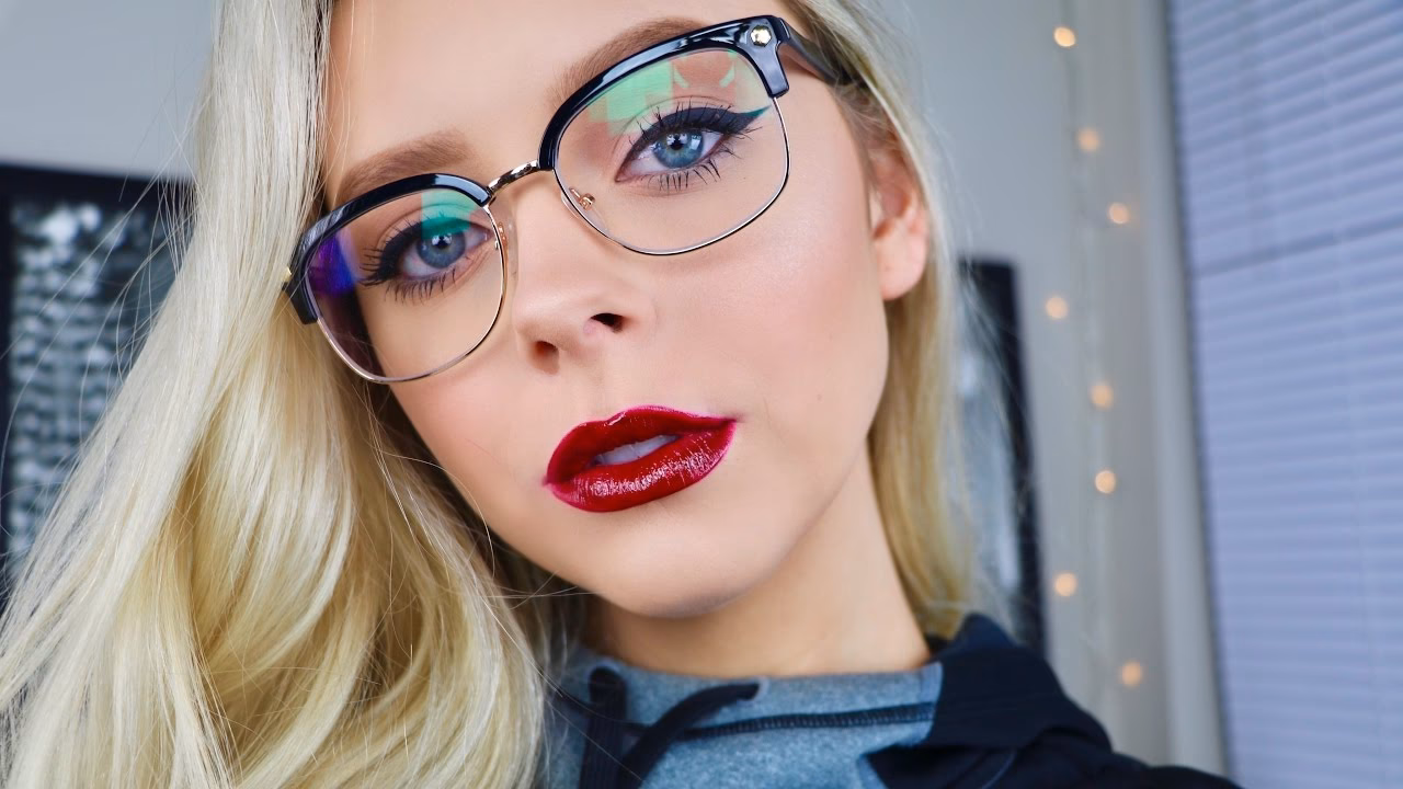 How do you do makeup when you wear glasses?