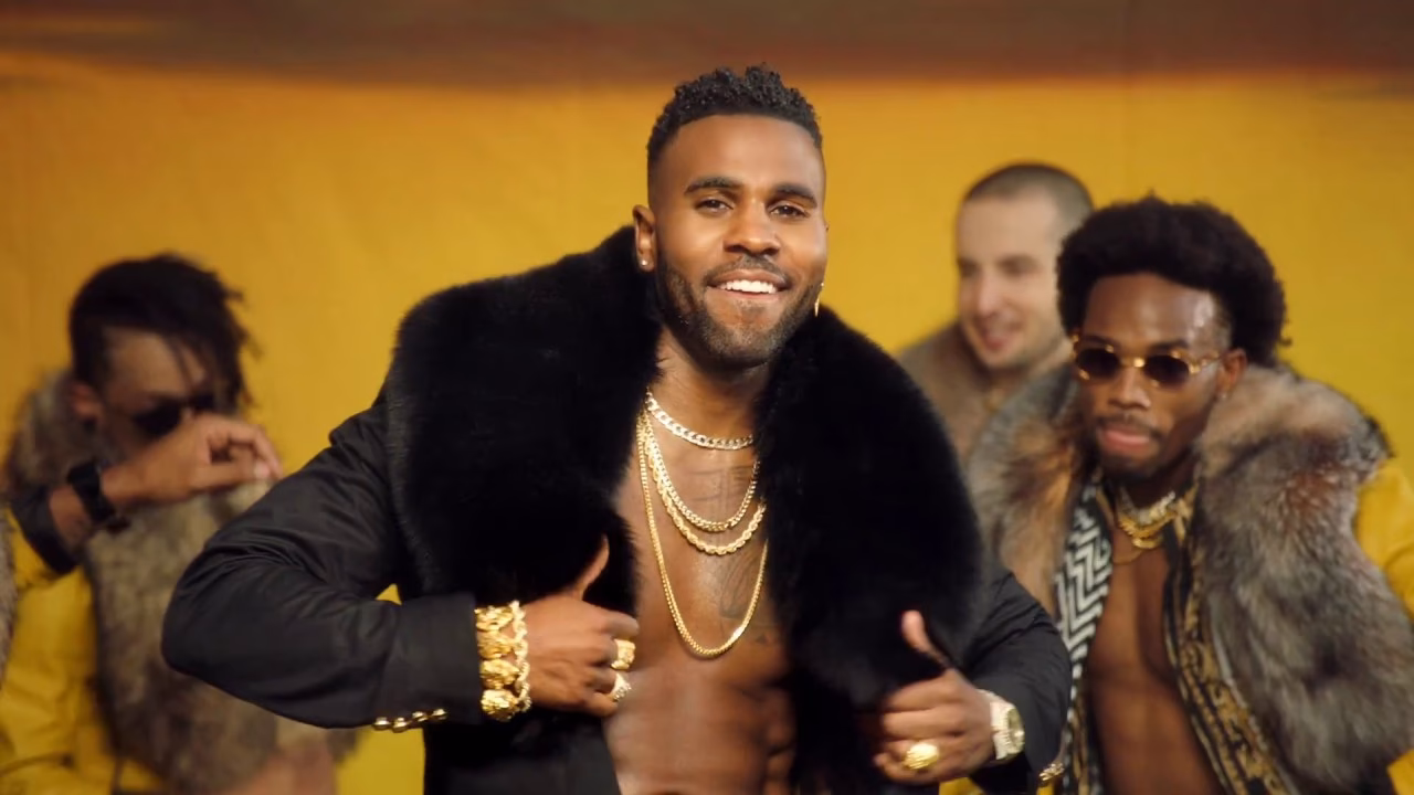When did Jason Derulo break his neck?