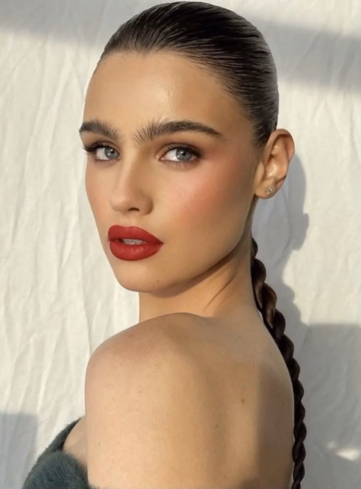 ¿Qué delineador de labios usar para un labio rojo?