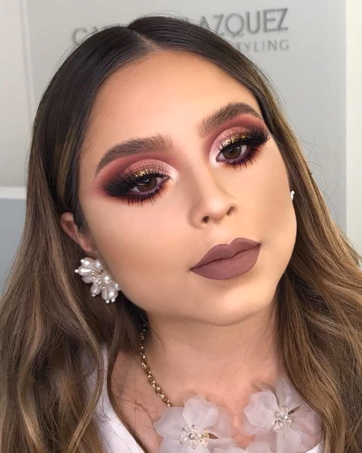 ¿Puedo maquillarme con extensiones de pestañas?