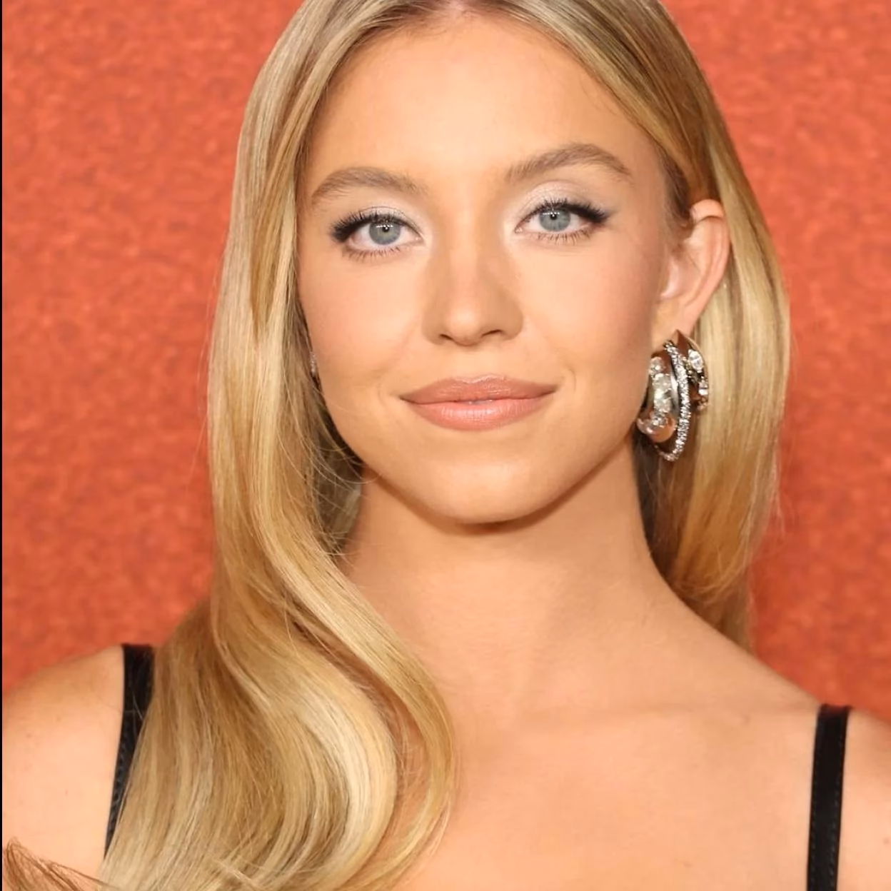 ¿Qué color de ojos le queda a una rubia?