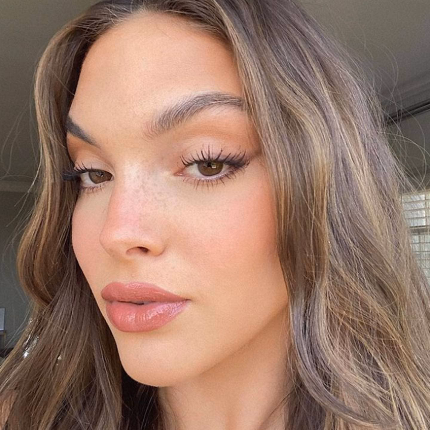 ¿Cómo hacer que mi maquillaje dure en la playa?