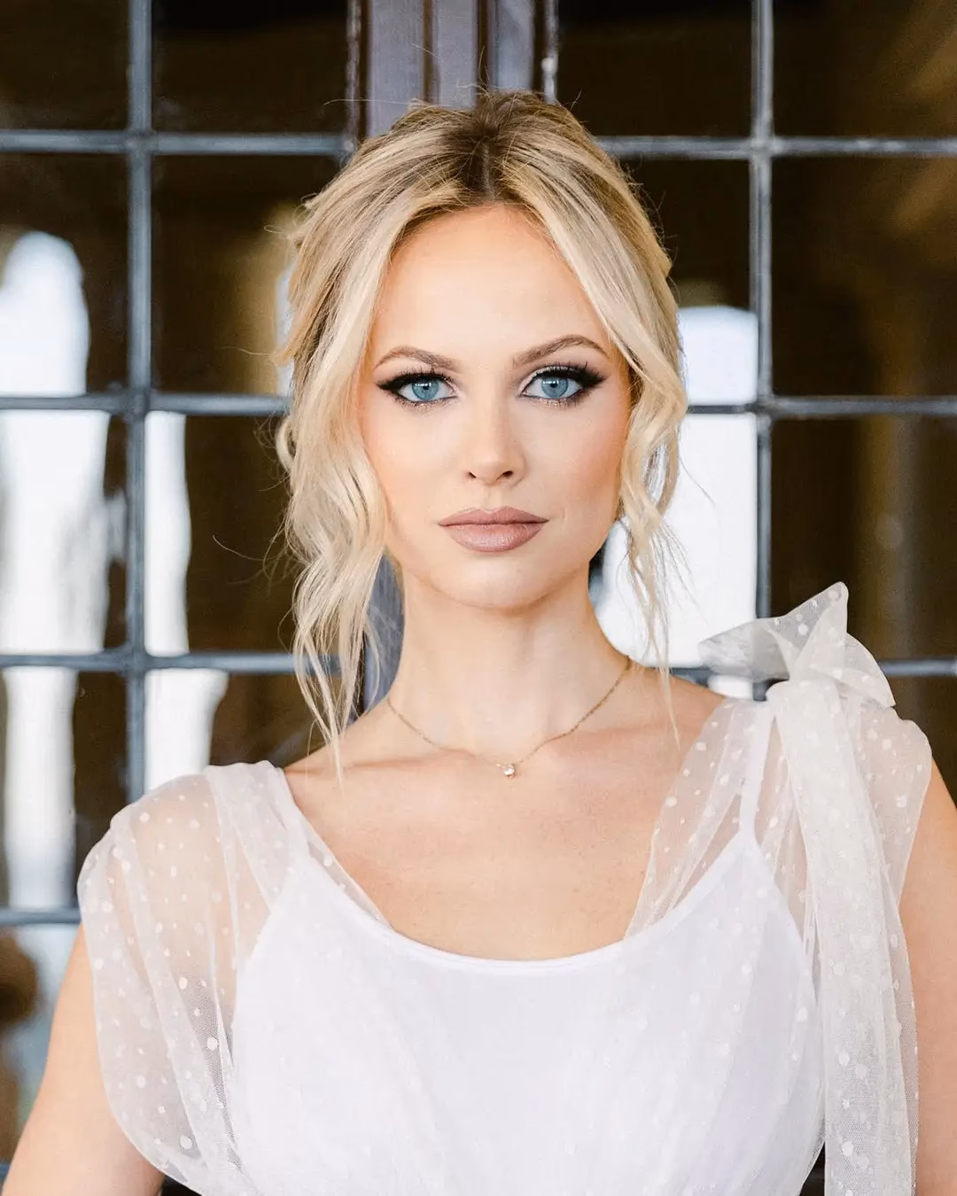 What do older brides wear in their hair?