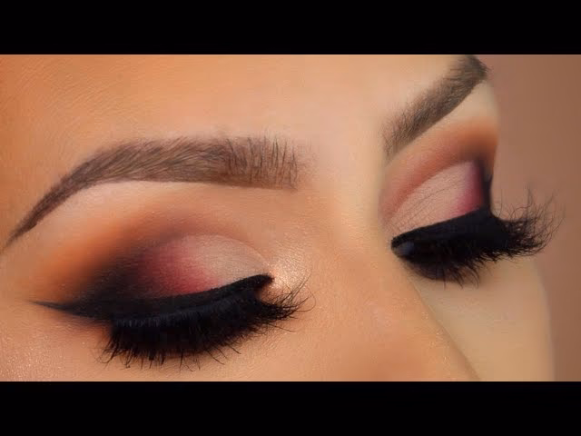 How to make your eyeshadow smoky?