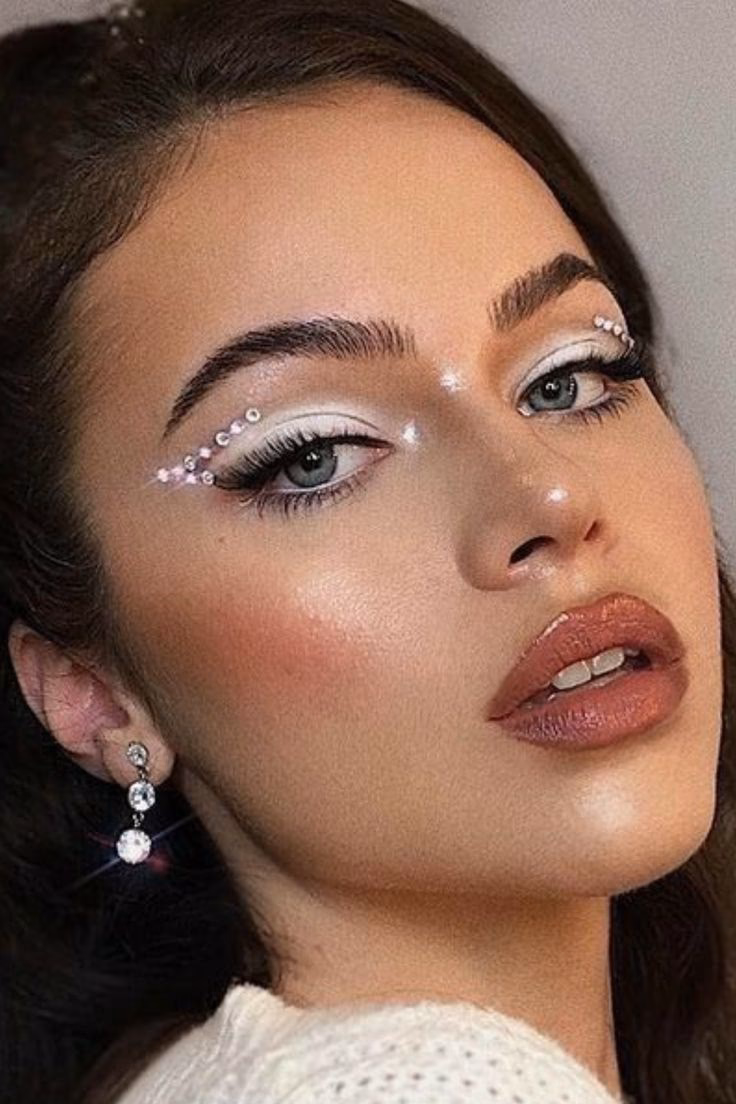 What makes makeup sparkle?