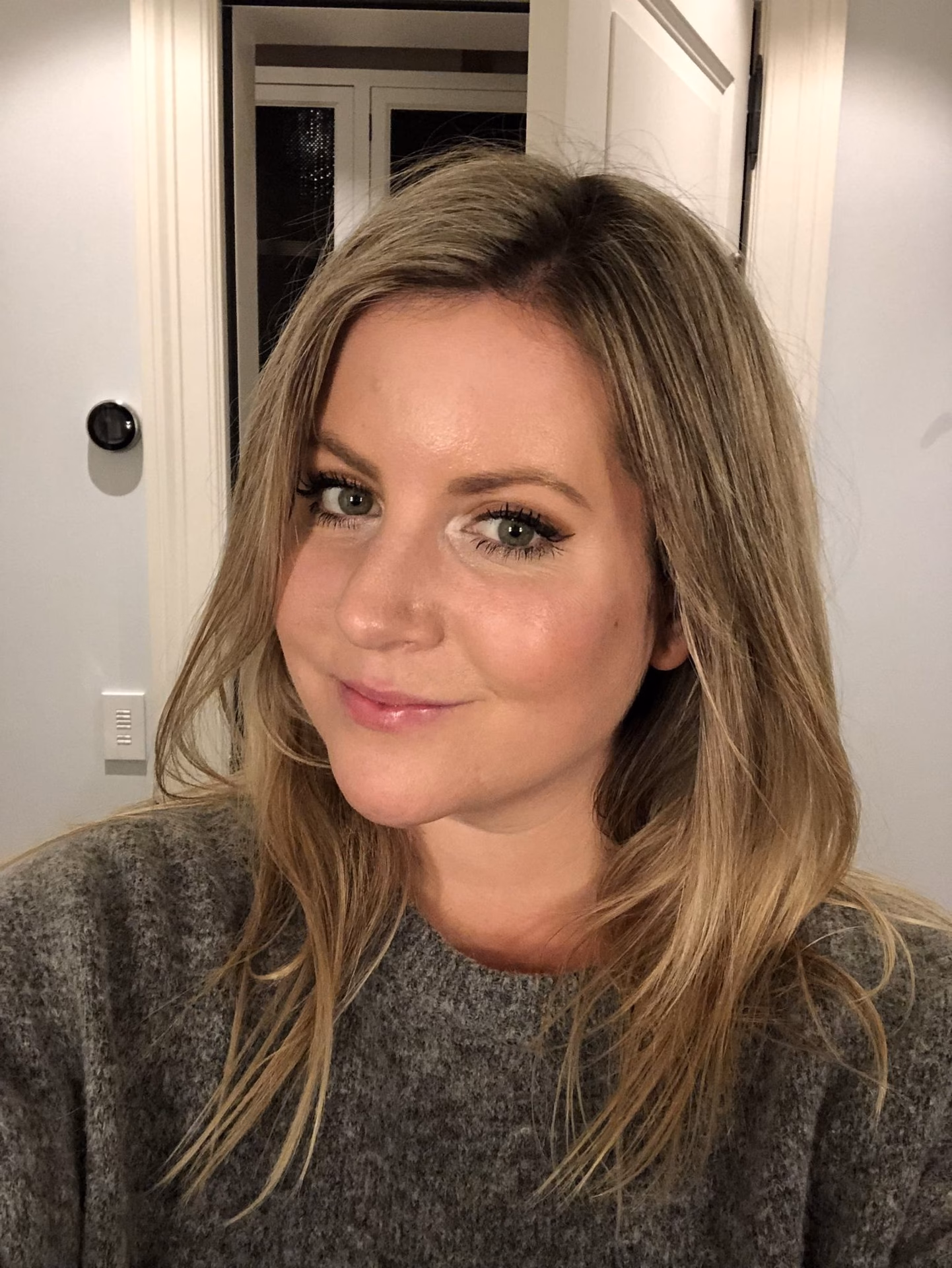 What makeup covers up blushing?