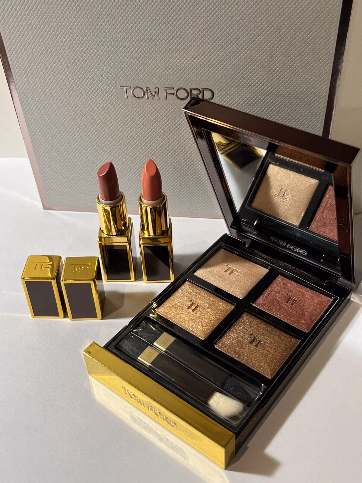 Who makes Tom Ford makeup?