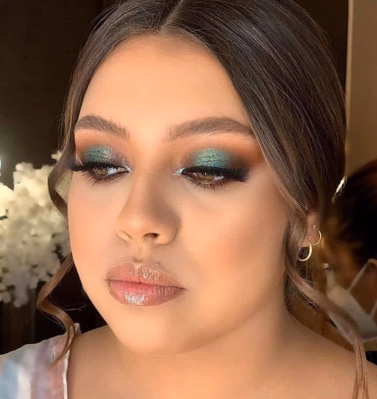 ¿Qué maquillaje queda bien con la ropa verde?