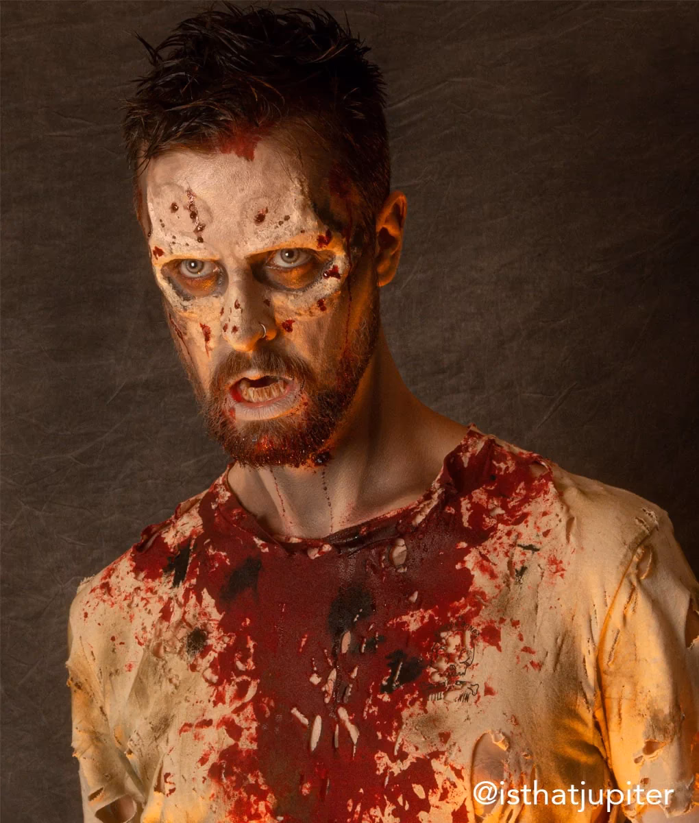 How to make an easy zombie costume?