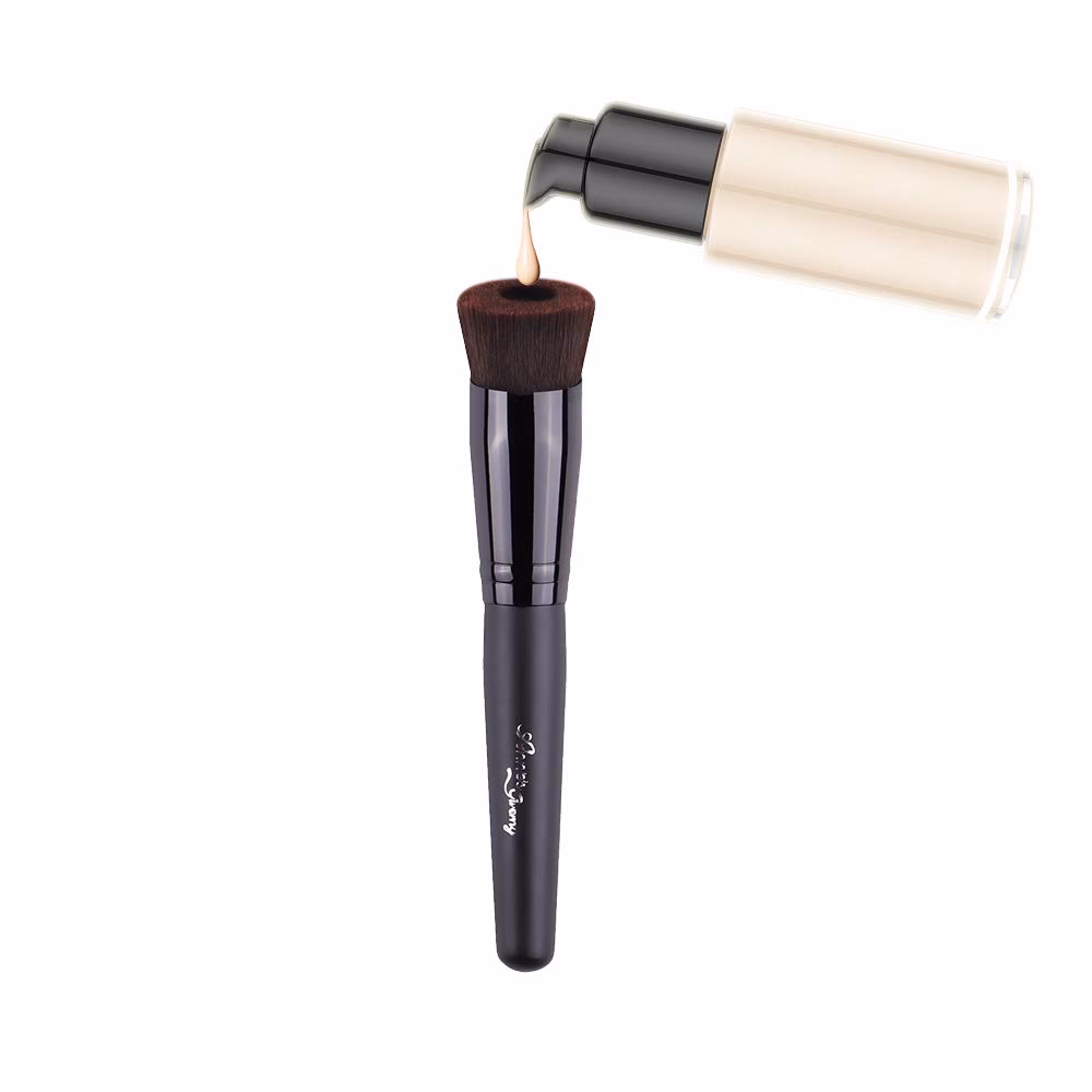 What is the best tool to apply liquid foundation?